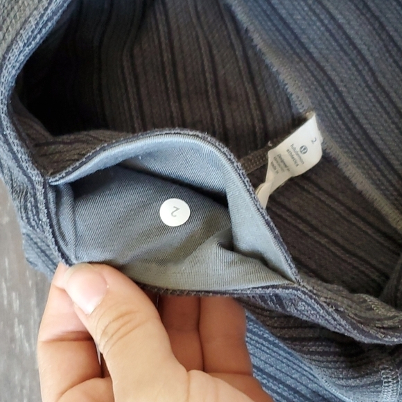 Lululemon Women Wunder Under Crop II leggings sz 2 - Picture 10 of 11